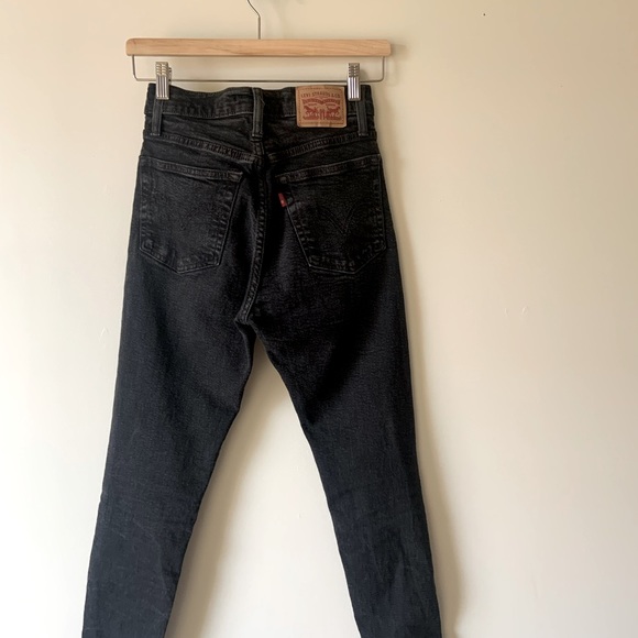Levi’s, faded black Wedgie skinny ankle cut denim in size 25 - Picture 8 of 13